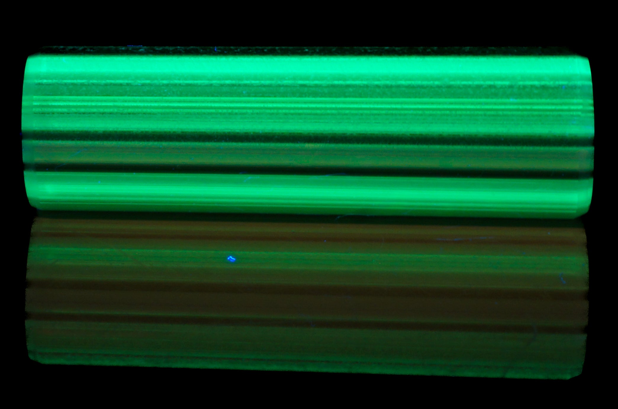 TELE-MAGENTA ION UV SATIN MATTE CONNOISSEUR CLASSIC SNUB-NOSE || URANIUM GLASS